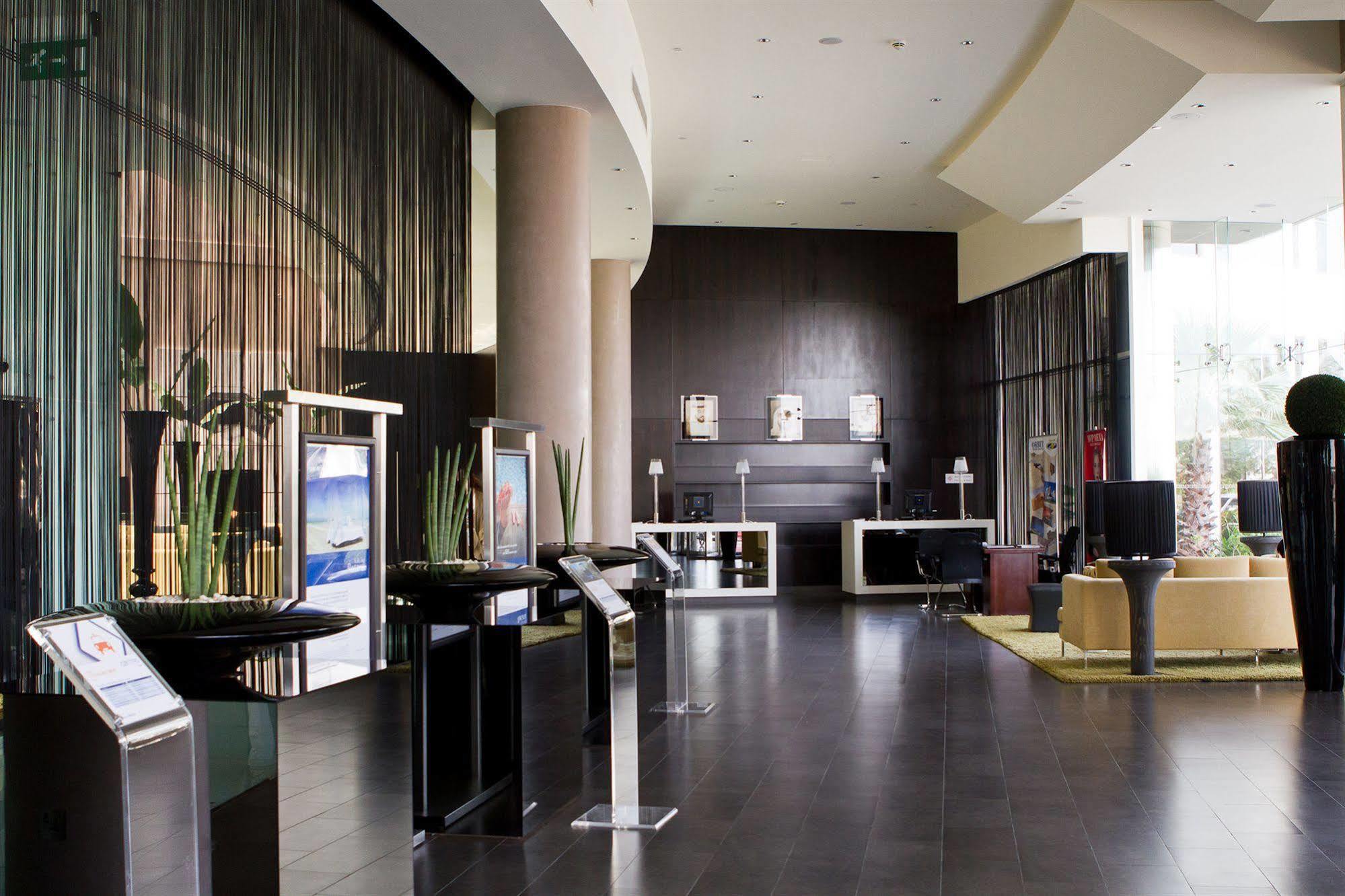 Centro Sharjah Hotell Exteriör bild